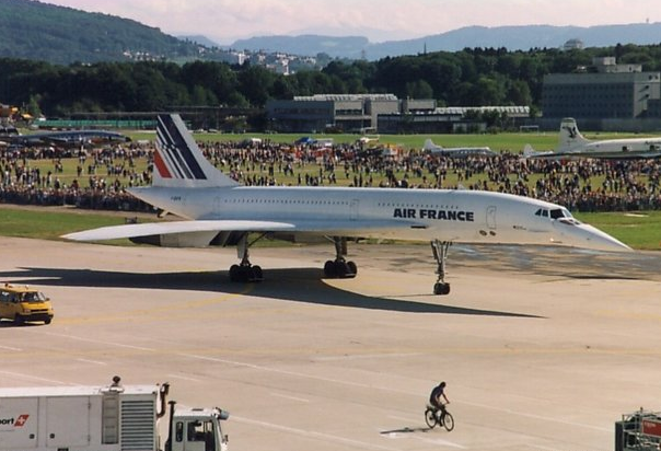 Gbadolito mit Flugplatz (c) Pipo